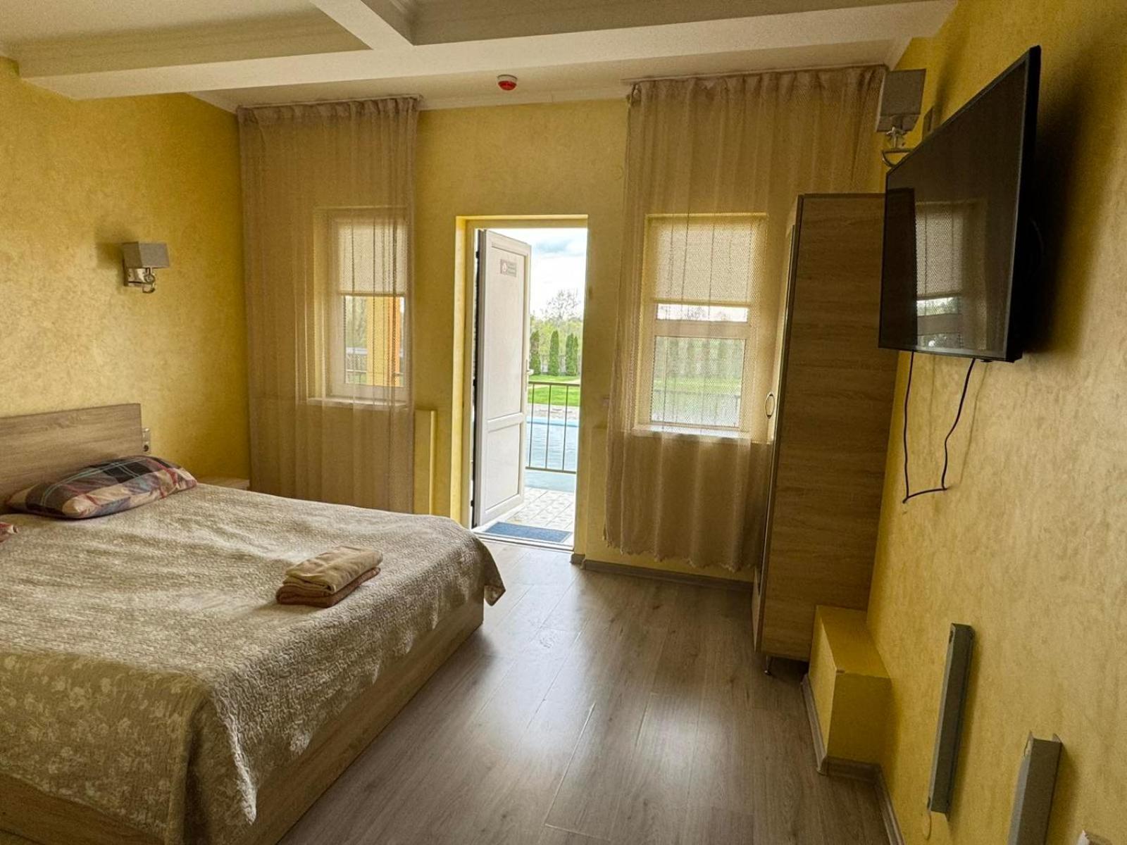 Arizona Hotel Użhorod Zewnętrze zdjęcie
