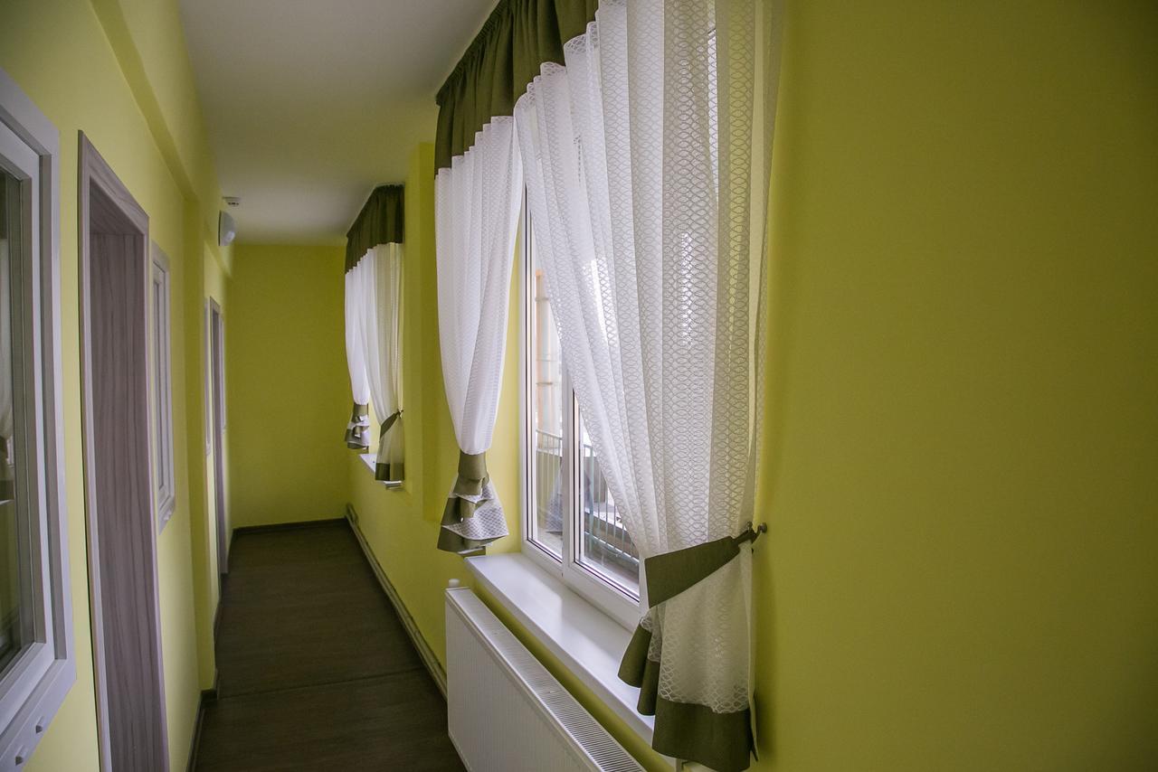 Arizona Hotel Użhorod Zewnętrze zdjęcie