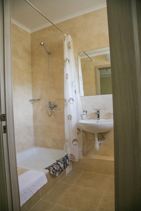 Arizona Hotel Użhorod Zewnętrze zdjęcie