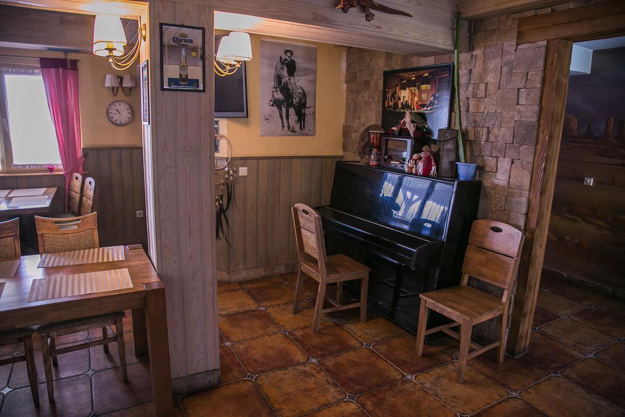 Arizona Hotel Użhorod Zewnętrze zdjęcie