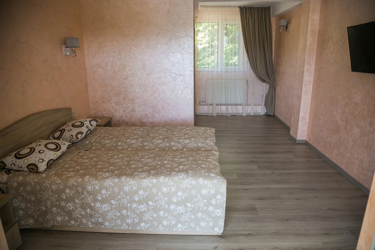 Arizona Hotel Użhorod Zewnętrze zdjęcie