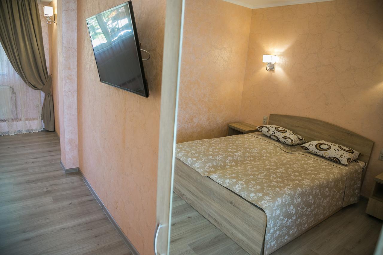 Arizona Hotel Użhorod Zewnętrze zdjęcie