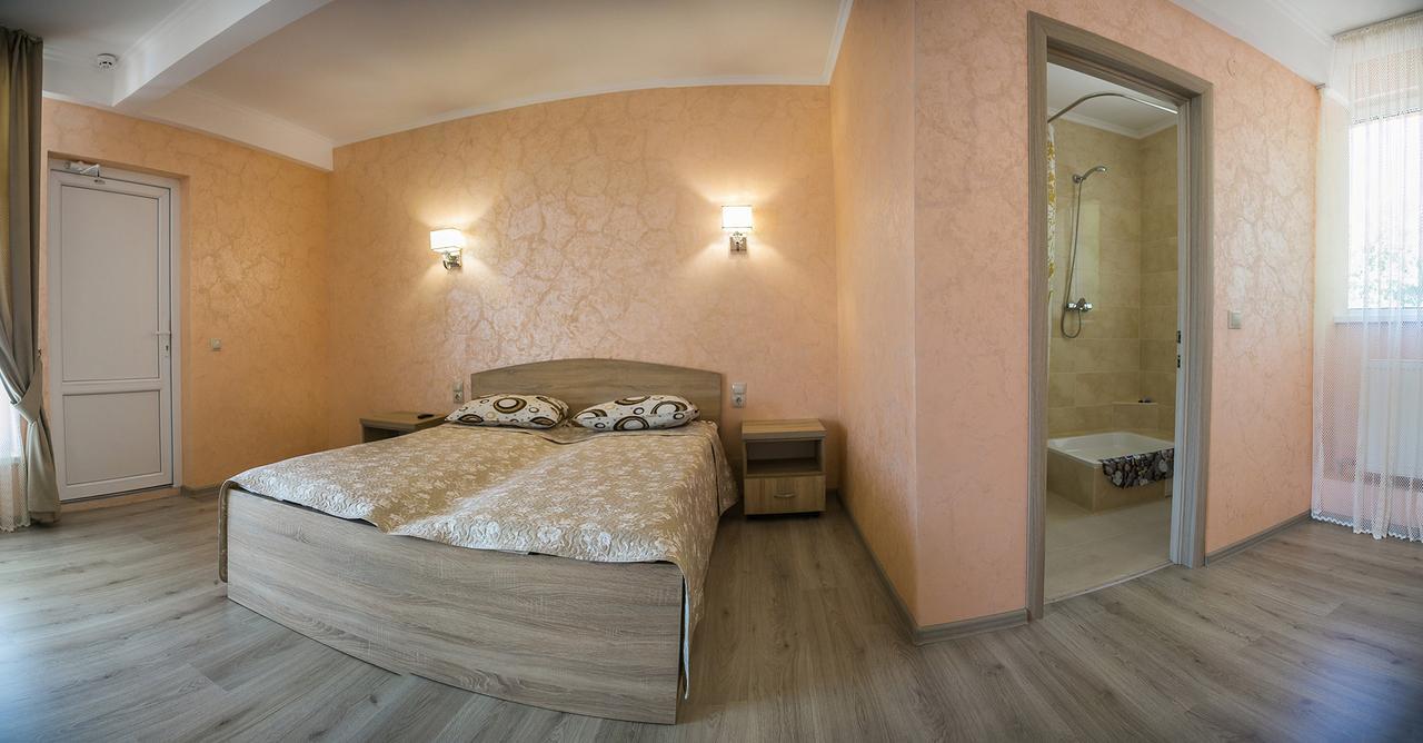 Arizona Hotel Użhorod Zewnętrze zdjęcie
