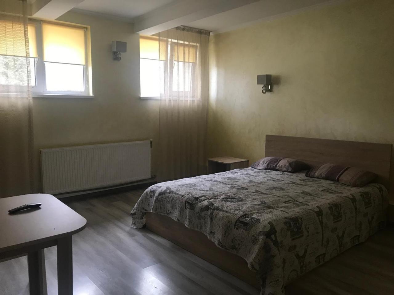 Arizona Hotel Użhorod Zewnętrze zdjęcie